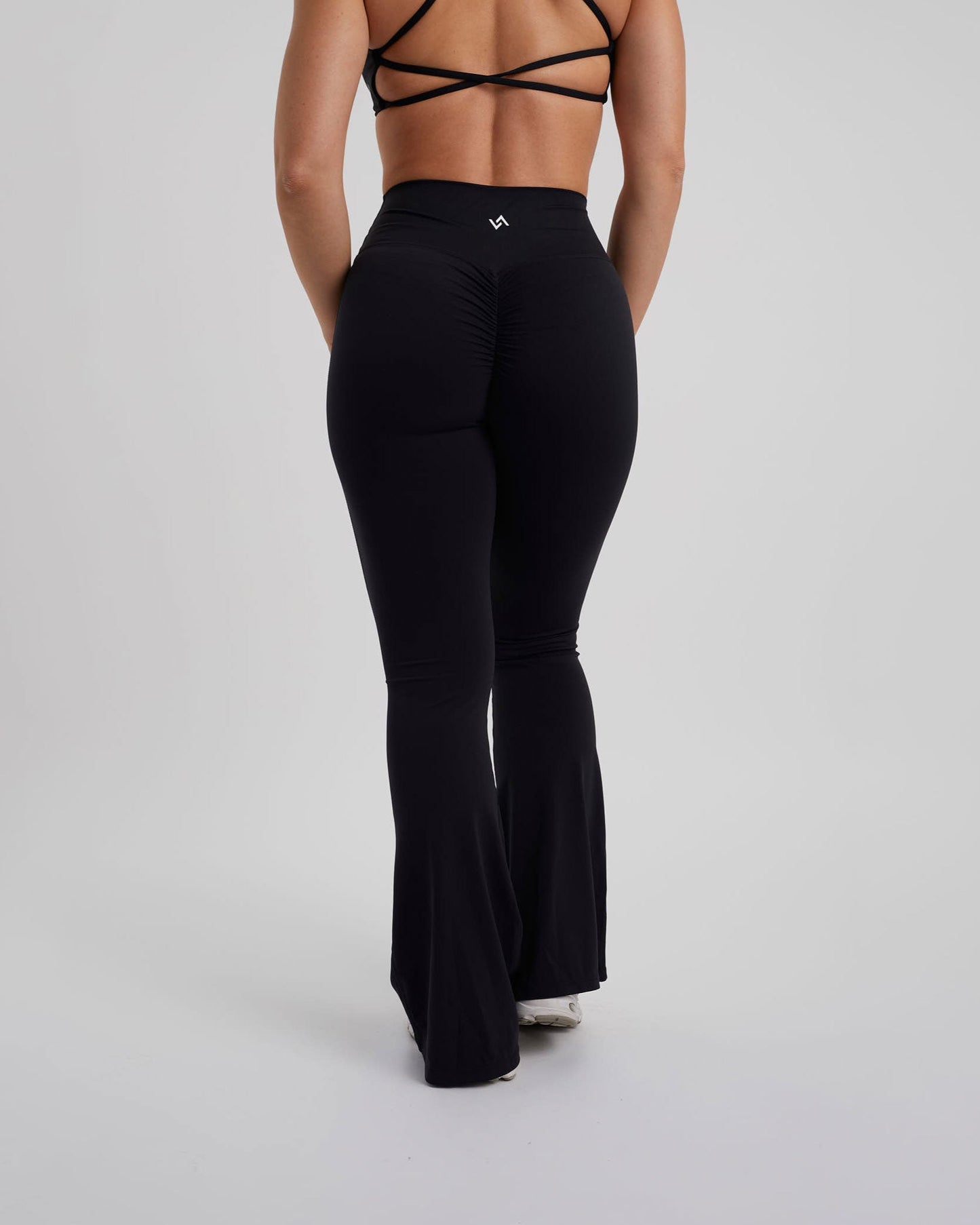 Leggings flare deportivo negro para mujer