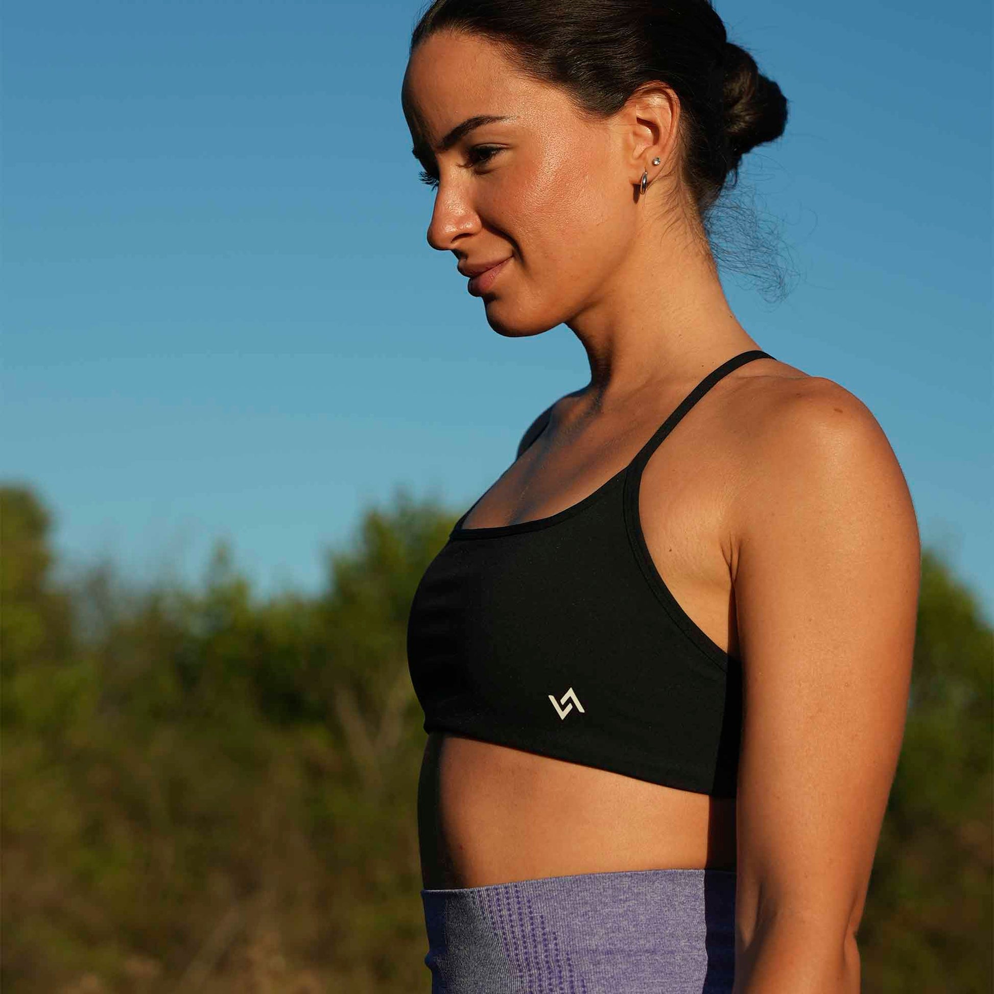 Top_fitness_negro_valking