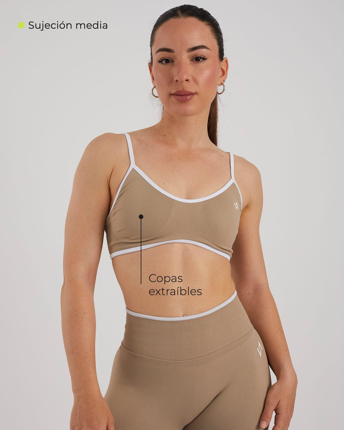 Top Tirantes Regulables Sculpt beige con copas extraíbles y sujeción media