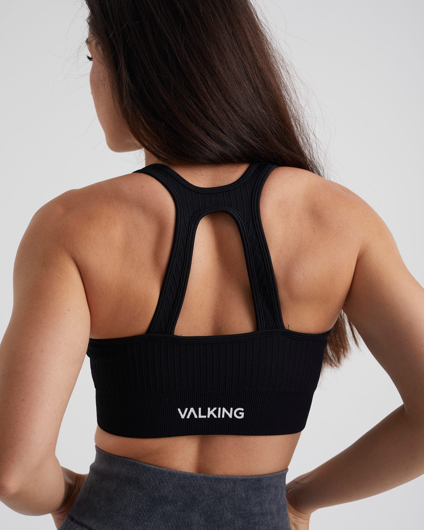 top deportivo negro para mujer