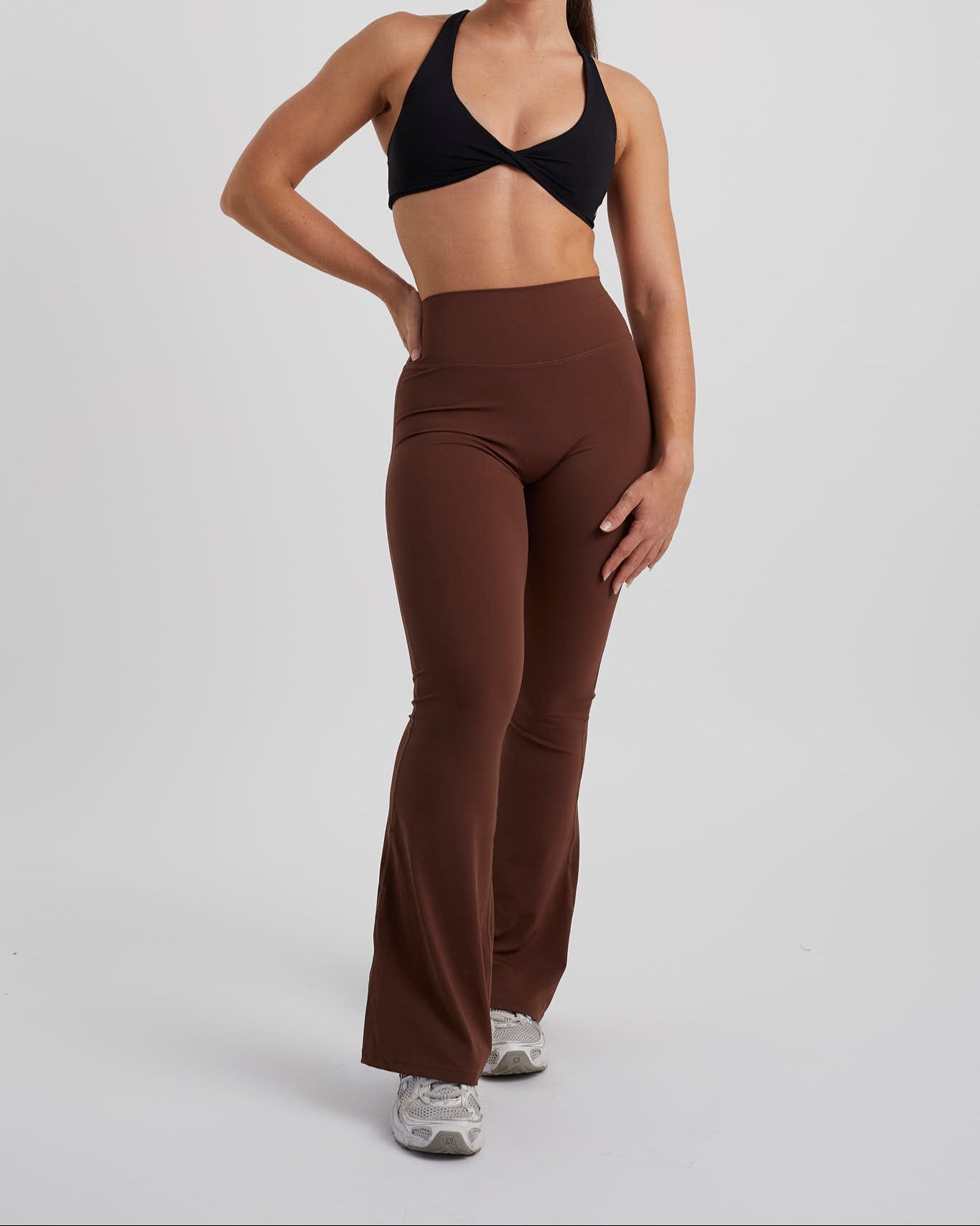 Legging acampanado marron para mujer