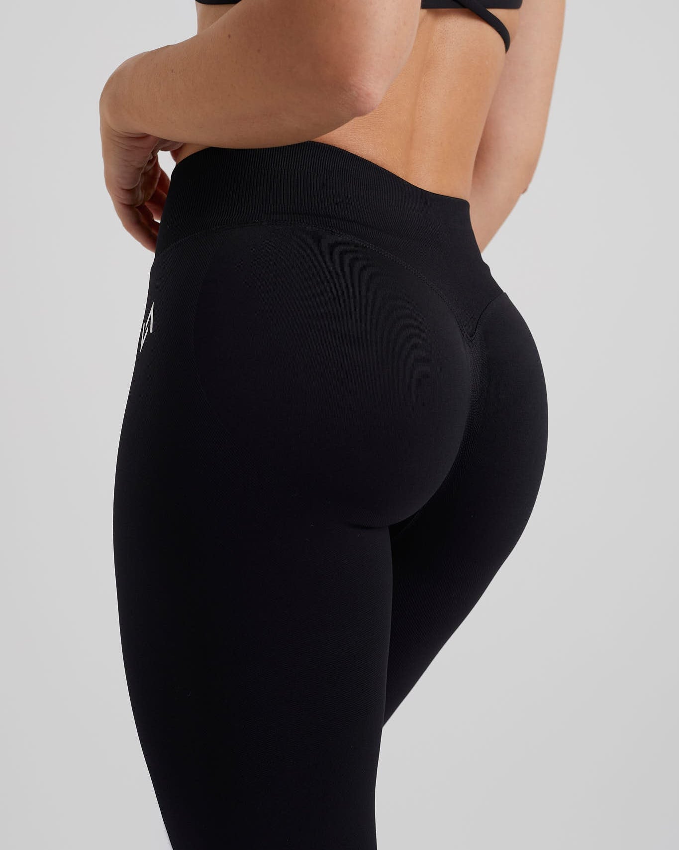 Leggins tiro bajo color negro para mujer