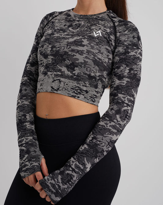 top de manga larga deportivo con estampado militar