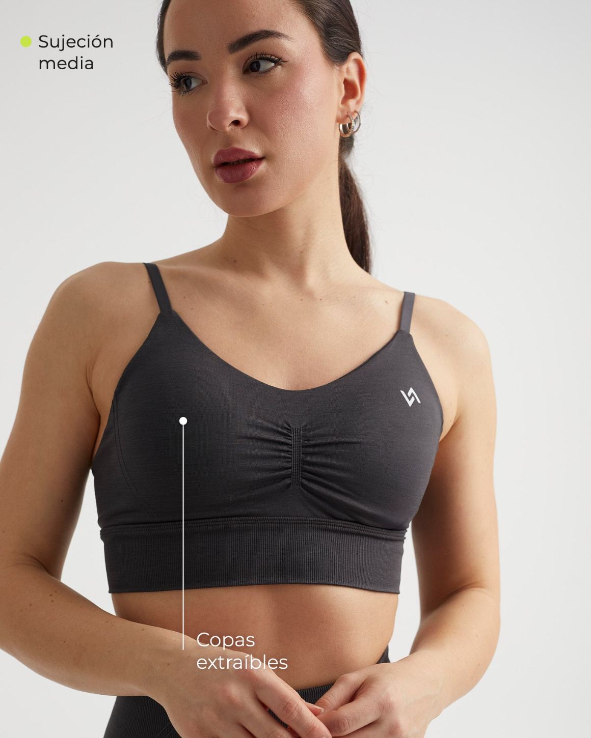 Top seamless multiposición gris con copas extraíbles y sujeción media